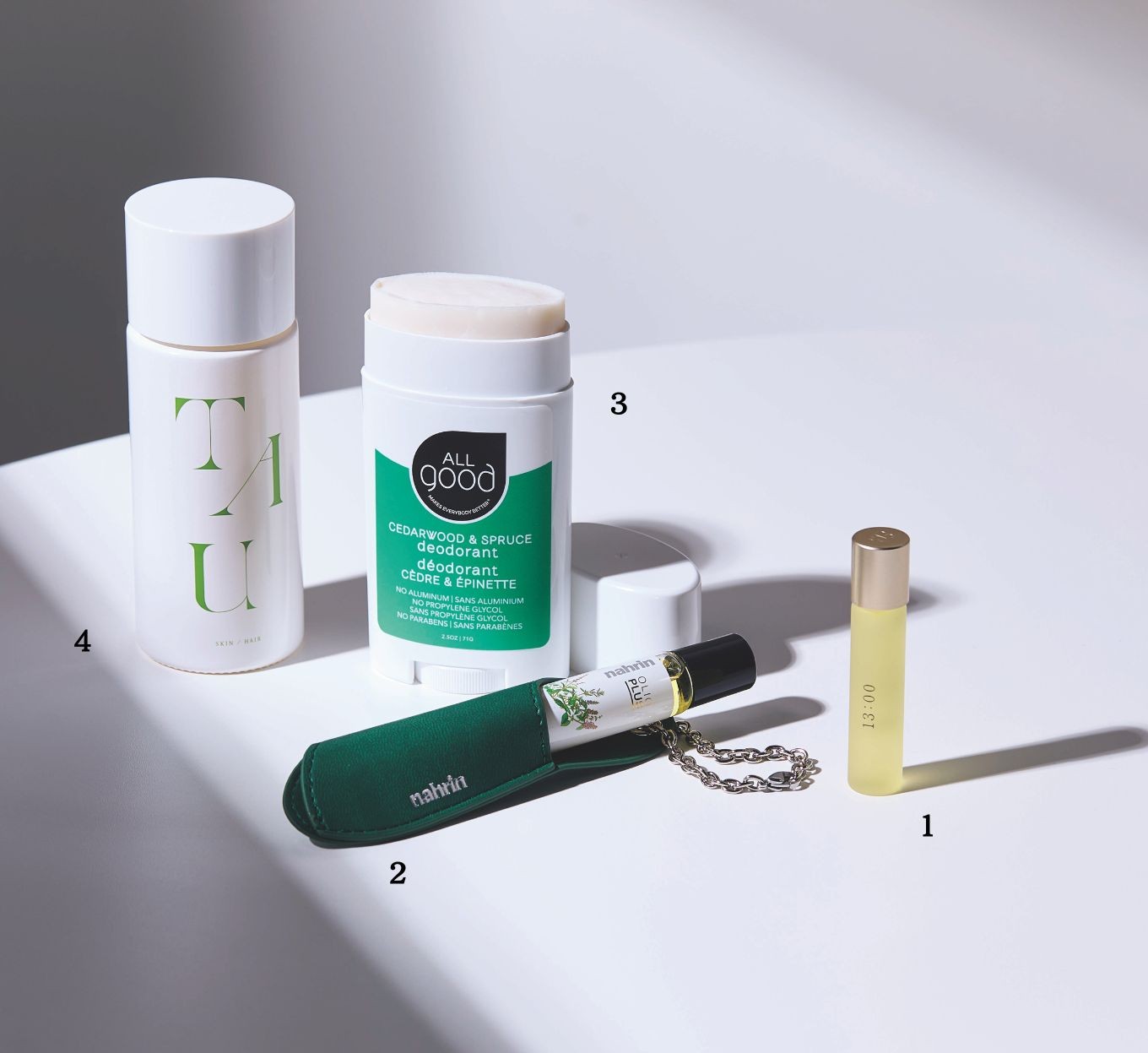 ウカのネイルオイルやナリスのケアオイル